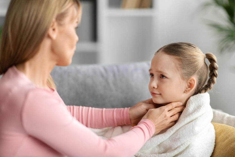 Przerost trzeciego migdałka u dziecka może powodować chrapanie, problemy ze słuchem i oddychaniem. Poznaj objawy, diagnostykę i metody leczenia.